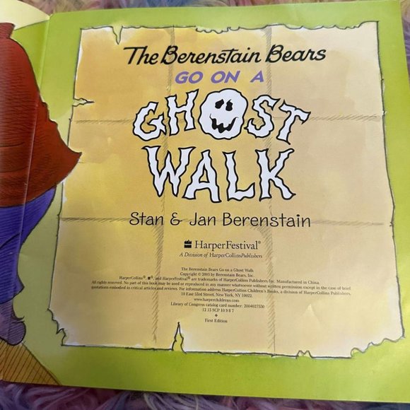 BERENSTAIN BEARS GHOST WALK BOOK - Picture 4 of 5